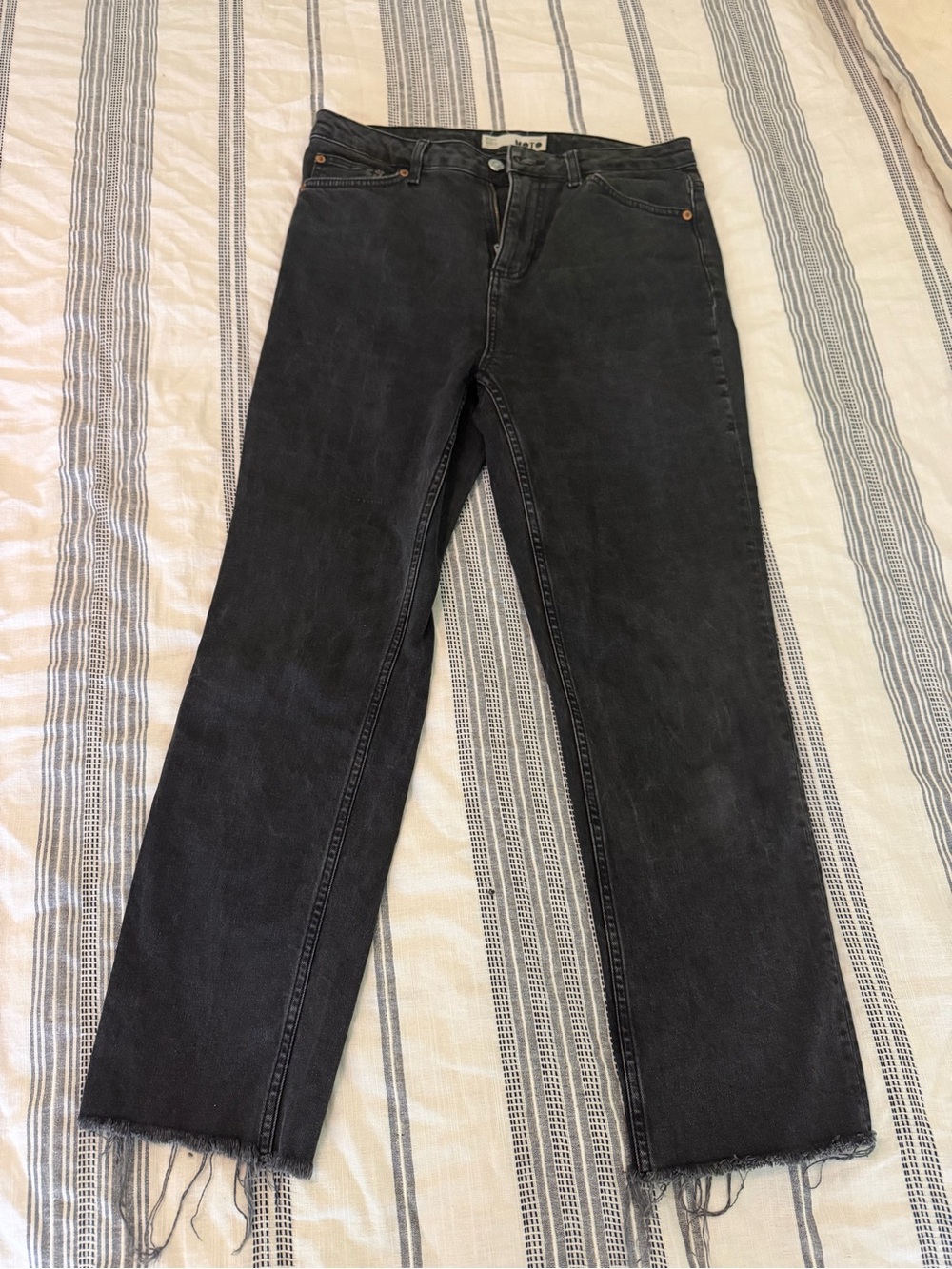 Topshop Black Washed High-Rise cropped Jeans